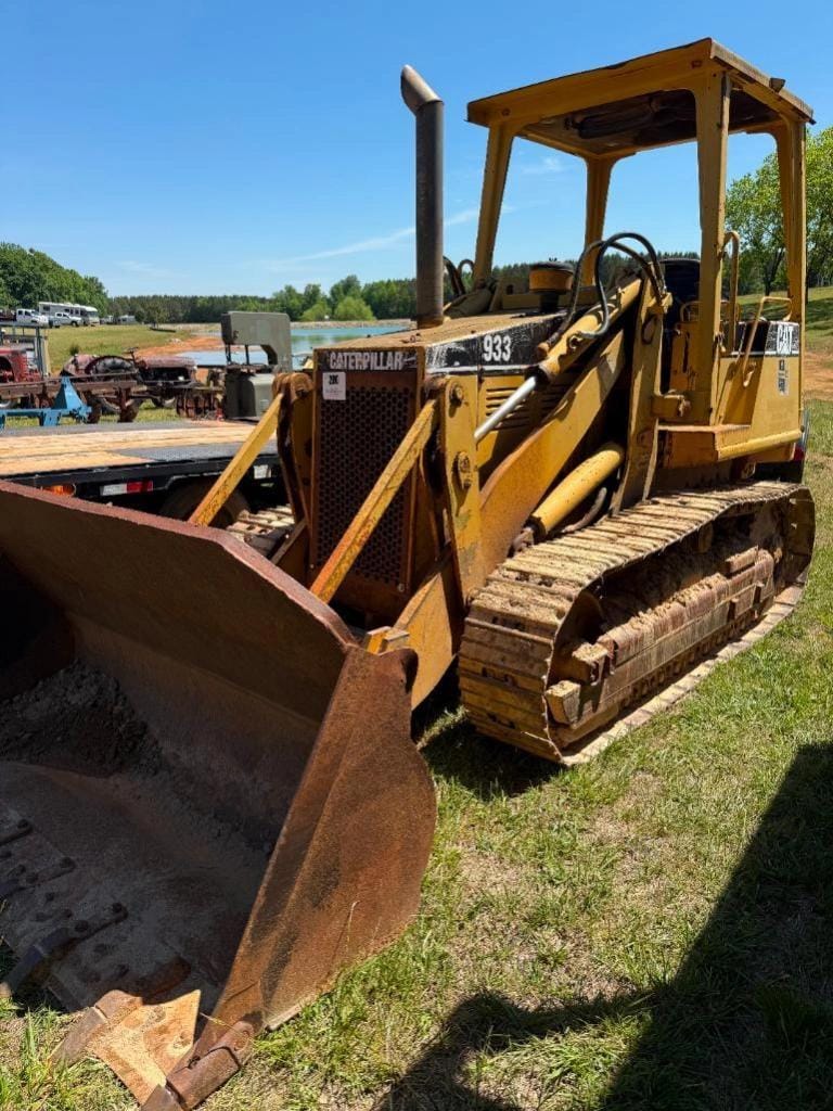 Caterpillar 933 Equipment Image0