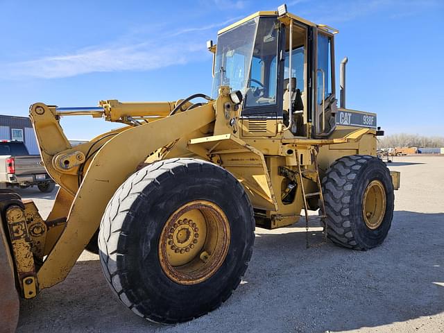 Image of Caterpillar 938F equipment image 4