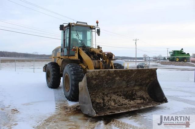 Image of Caterpillar 938G equipment image 1