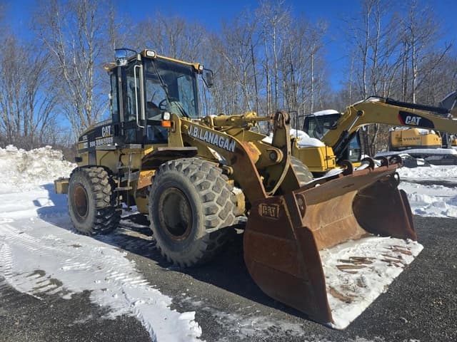 Image of Caterpillar 938G equipment image 2