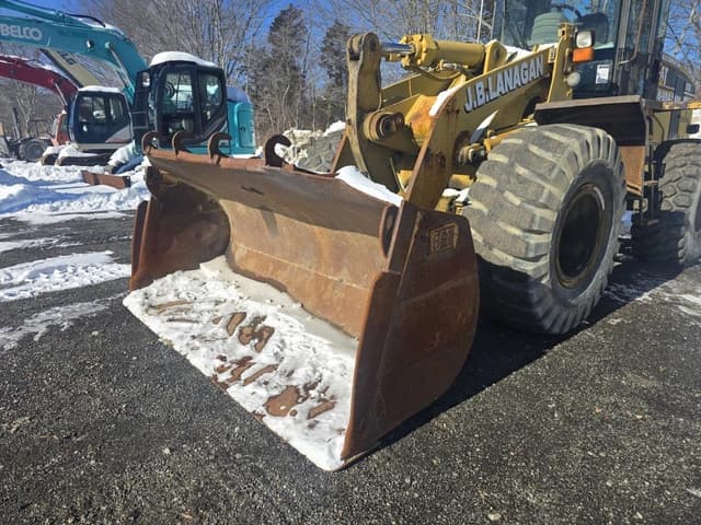 Image of Caterpillar 938G equipment image 1