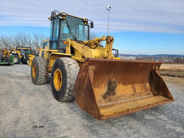 Image of Caterpillar 938G equipment image 1