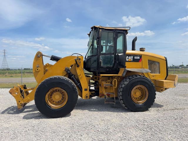 Image of Caterpillar 938K equipment image 1