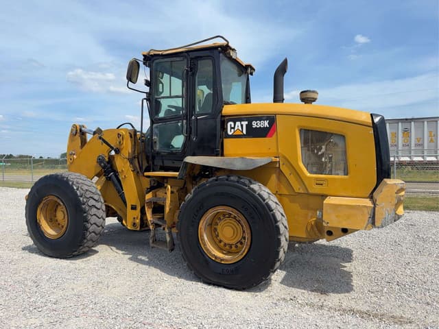 Image of Caterpillar 938K equipment image 4