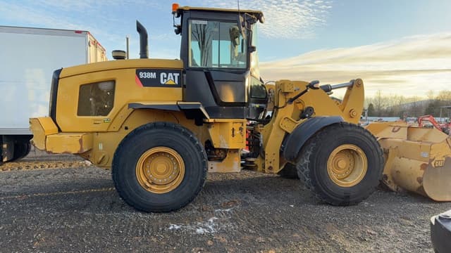 Image of Caterpillar 938M equipment image 4