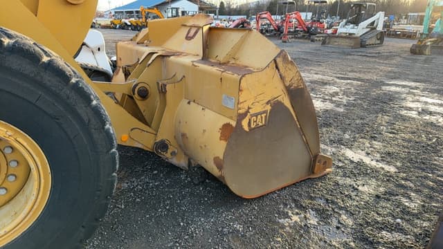 Image of Caterpillar 938M equipment image 3