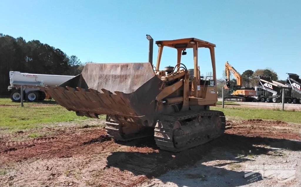 Caterpillar 939C Equipment Image0