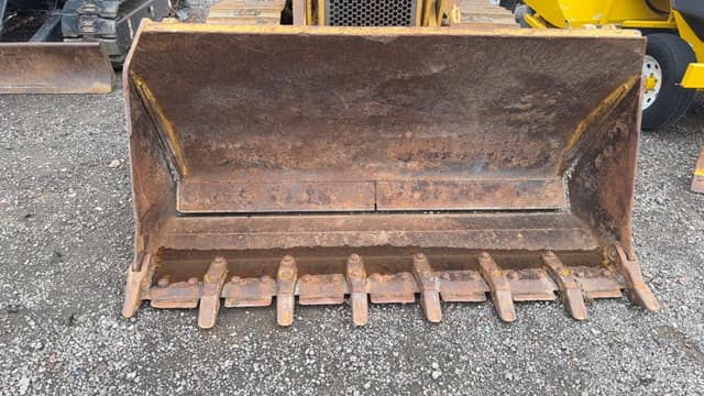 Image of Caterpillar 939C equipment image 3