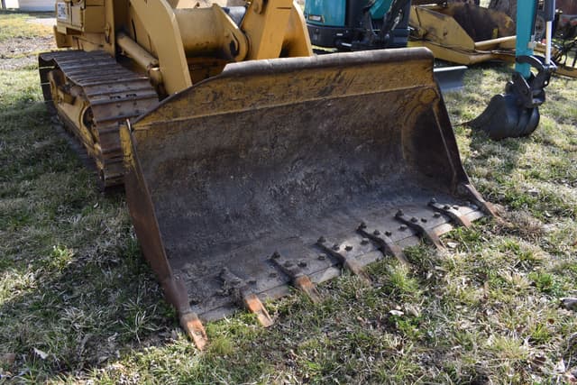 Image of Caterpillar 943 equipment image 3