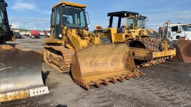 Image of Caterpillar 953C equipment image 2