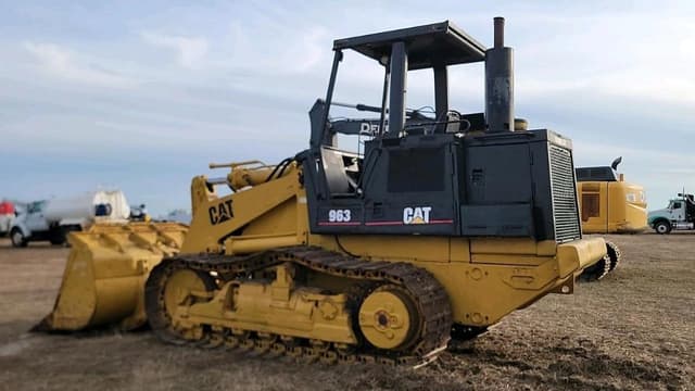 Image of Caterpillar 963 equipment image 2