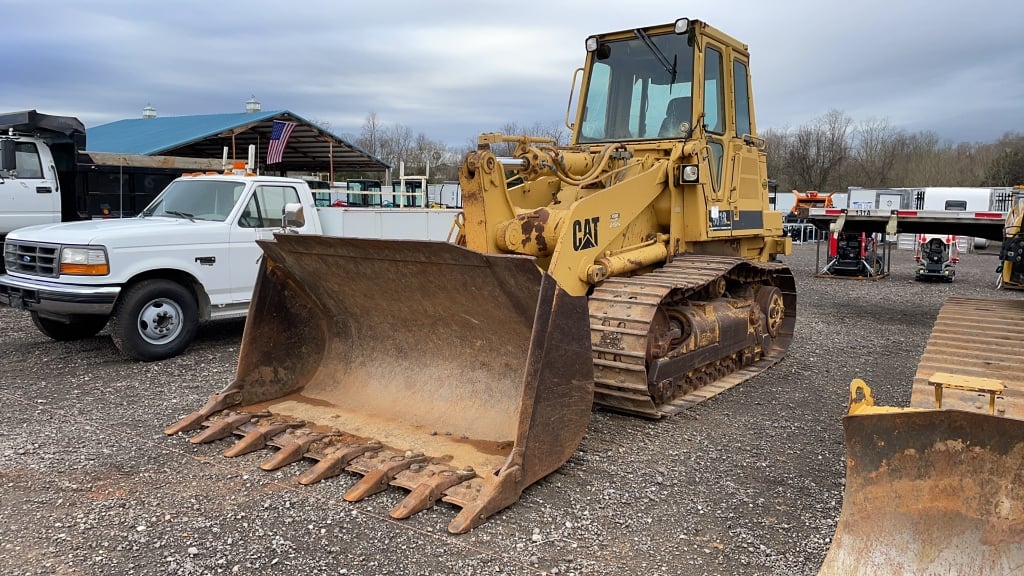 SOLD - Caterpillar 963B Lot No. 2215 Construction with --- Hrs ...