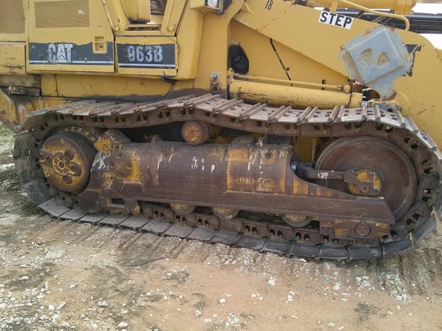 Image of Caterpillar 963B equipment image 4