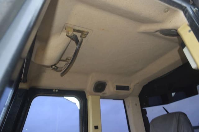 Image of Caterpillar 963C equipment image 4