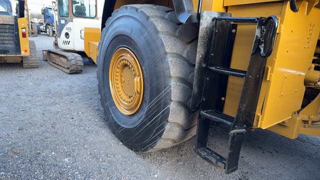 Image of Caterpillar 980K equipment image 4