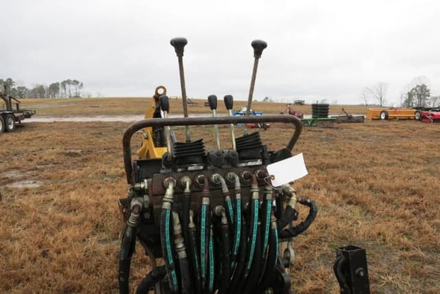 Image of Caterpillar BH30W equipment image 3