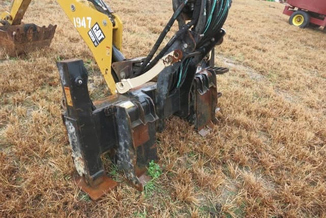 Image of Caterpillar BH30W equipment image 2
