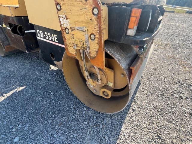Image of Caterpillar CB334E equipment image 3