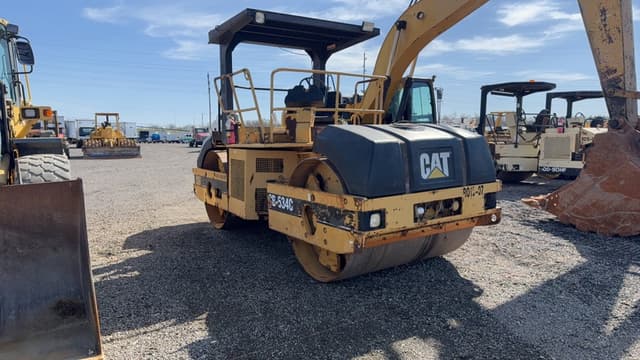 Image of Caterpillar CB-534C equipment image 2