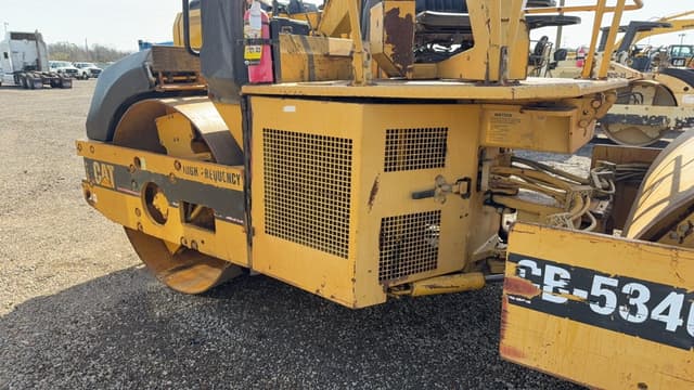 Image of Caterpillar CB-534C equipment image 4