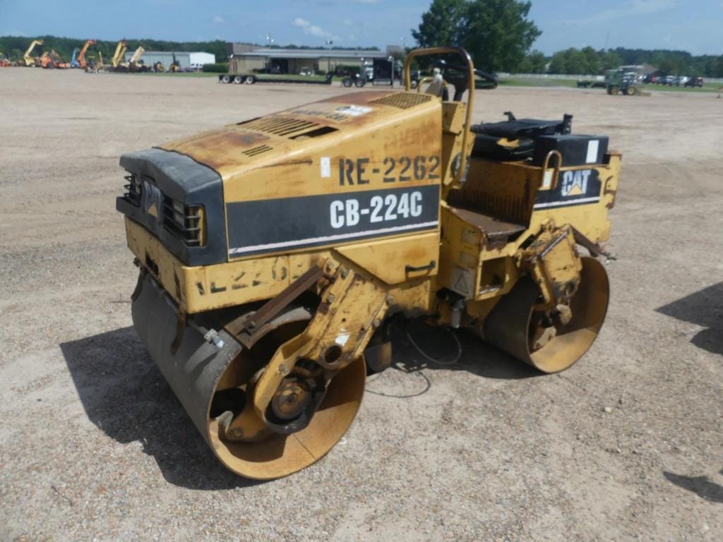 Caterpillar CB224C Equipment Image0