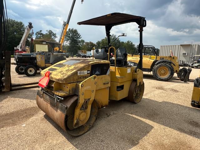 Image of Caterpillar CB34 equipment image 2
