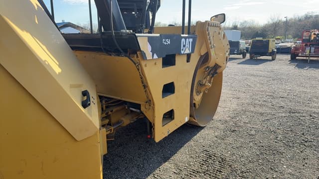Image of Caterpillar CB54 equipment image 4