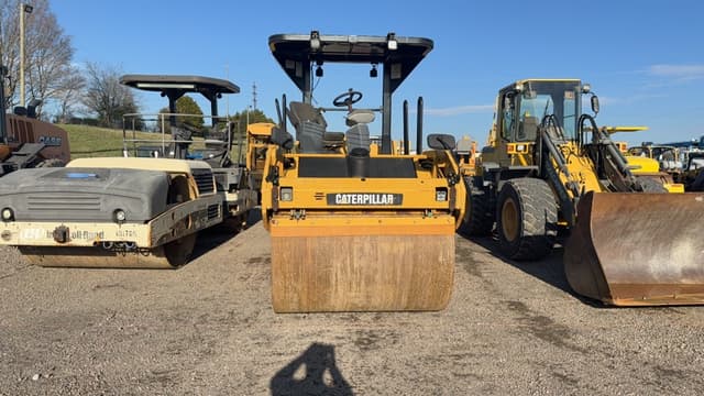 Image of Caterpillar CB54 equipment image 1