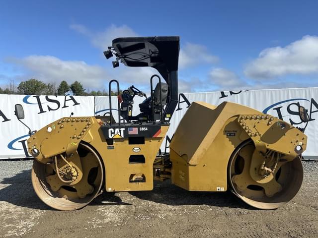 Image of Caterpillar CB54 equipment image 1