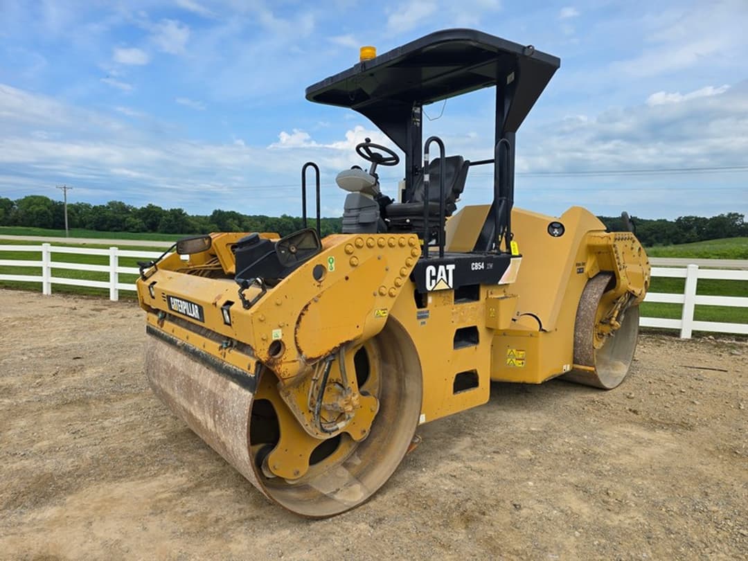 Image of Caterpillar CB54 Primary image