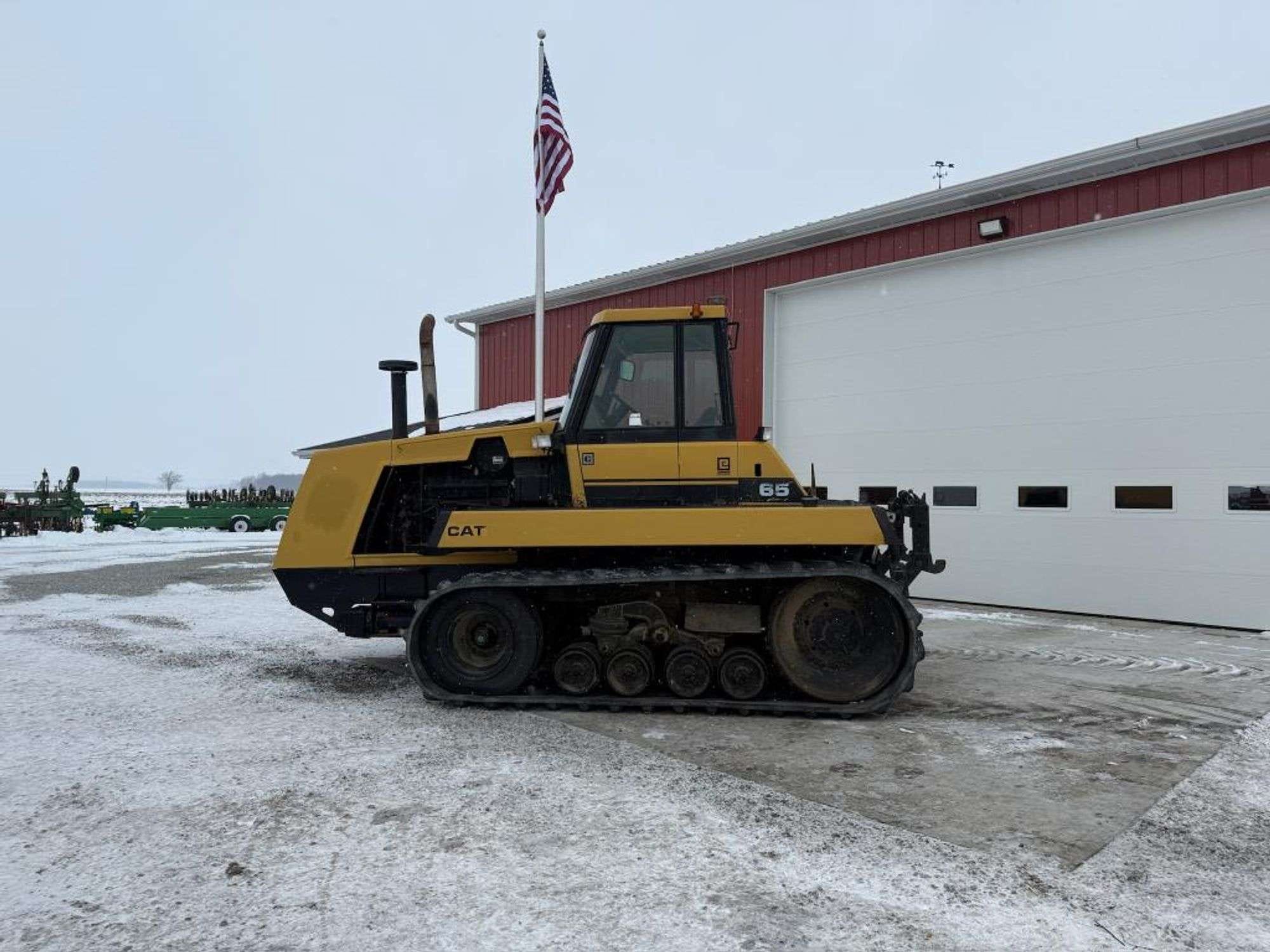 Challenger 65 Equipment Image0