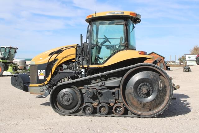 Image of Challenger MT755 equipment image 4