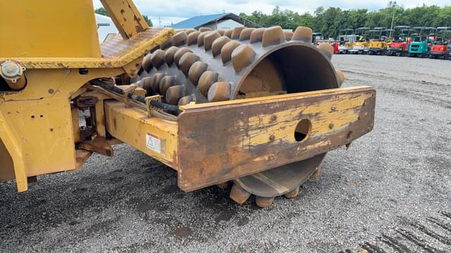 Image of Caterpillar CP-563C equipment image 4