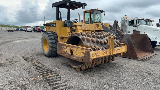 Image of Caterpillar CP-563C equipment image 2