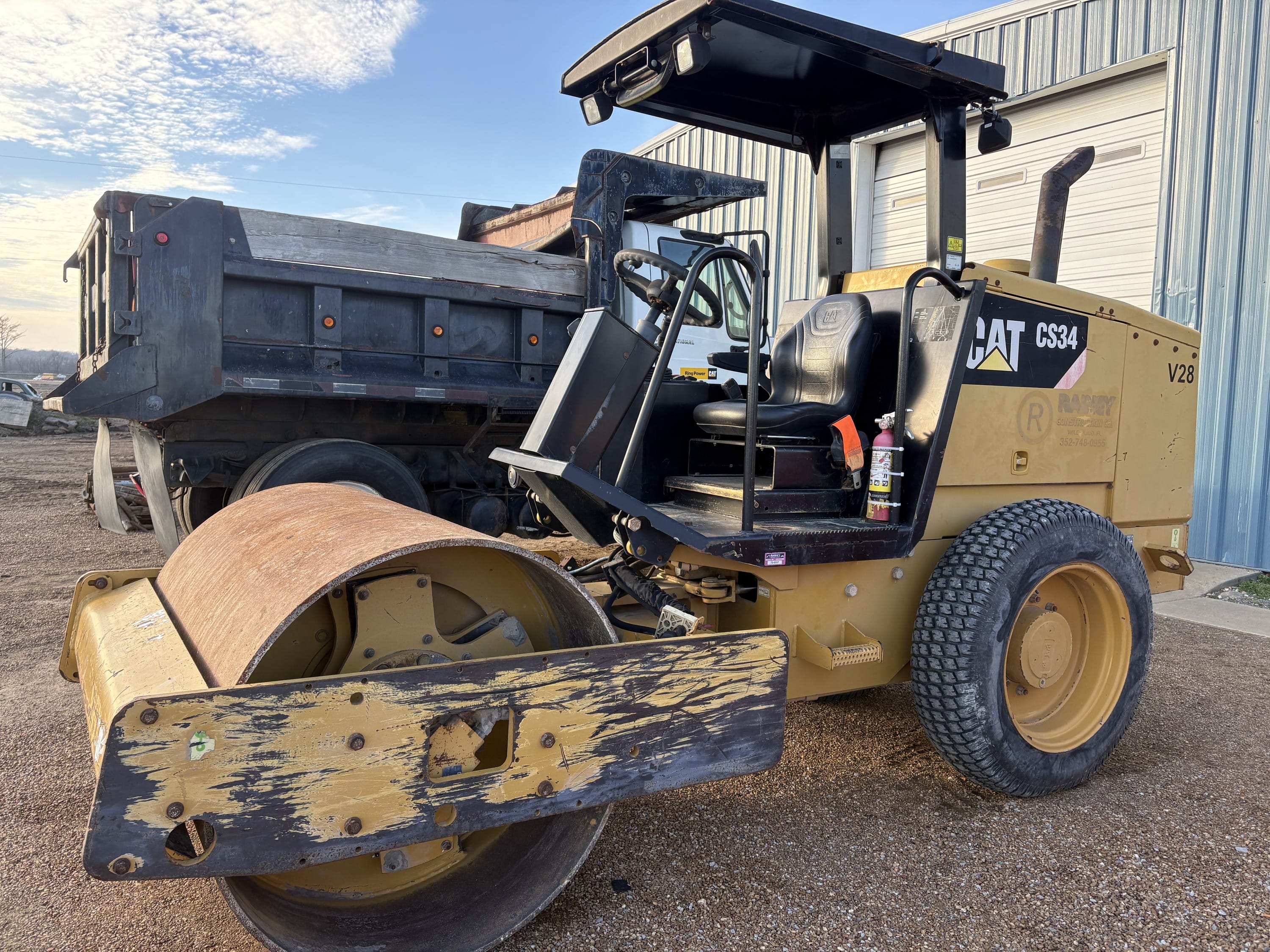 Caterpillar CS34 Equipment Image0