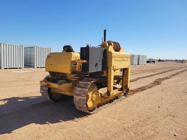Image of Caterpillar D4 equipment image 4