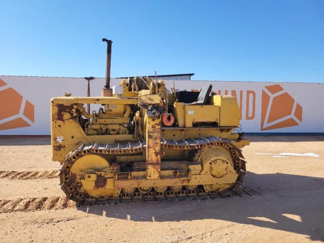 Image of Caterpillar D4 equipment image 1