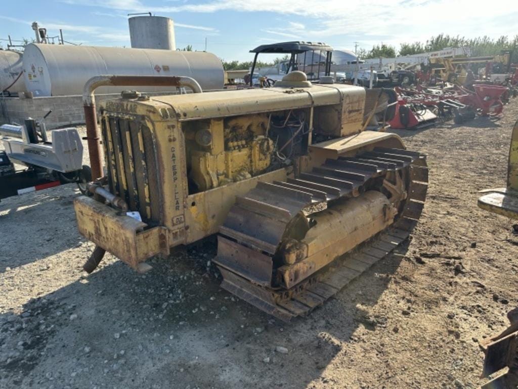 Main image Caterpillar D2
