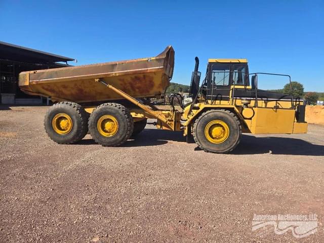 Image of Caterpillar D250E equipment image 3