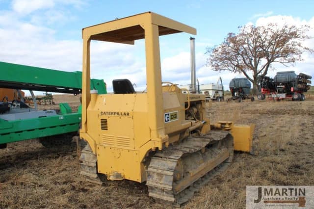 Image of Caterpillar D3 equipment image 2