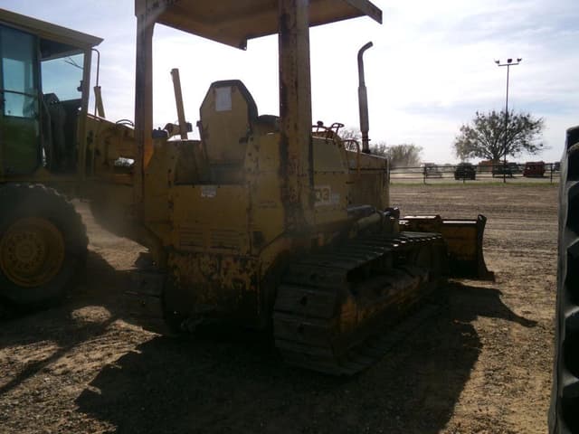 Image of Caterpillar D3 equipment image 2