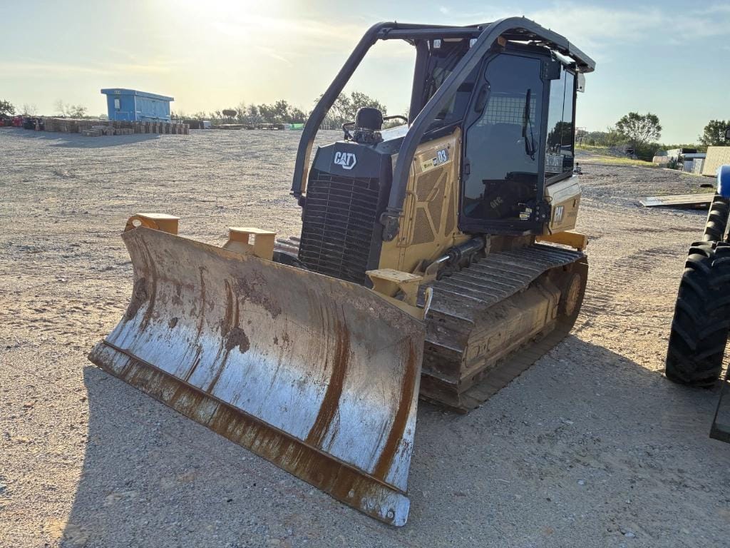 Caterpillar D3 Equipment Image0