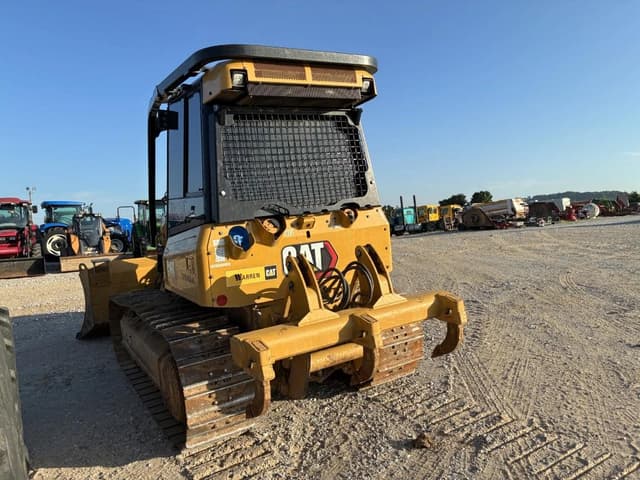 Image of Caterpillar D3 equipment image 3