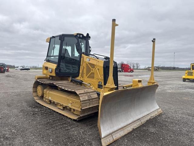 Image of Caterpillar D3 equipment image 3