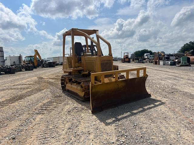 Image of Caterpillar D3B equipment image 4