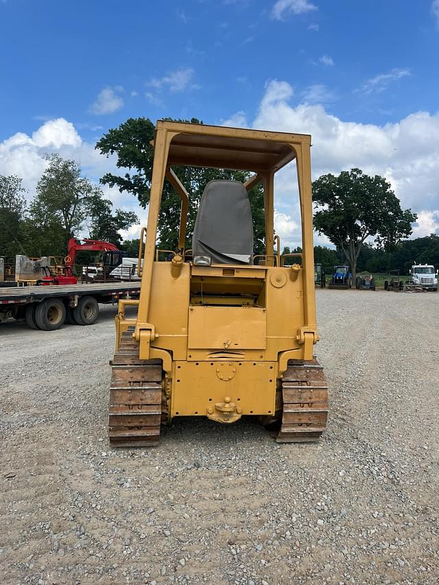 Image of Caterpillar D3B equipment image 2
