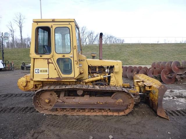 Image of Caterpillar D3B equipment image 2