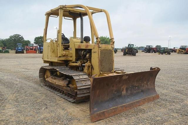 Image of Caterpillar D3B equipment image 3