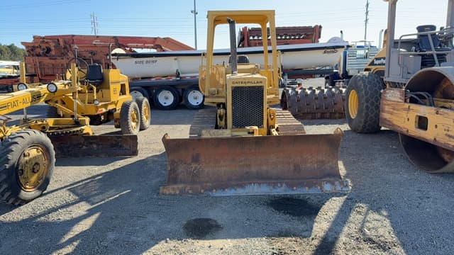 Image of Caterpillar D3B equipment image 1