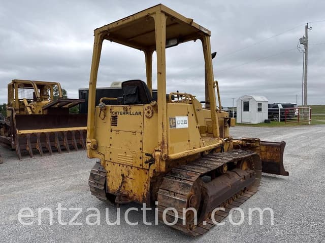 Image of Caterpillar D3B equipment image 4